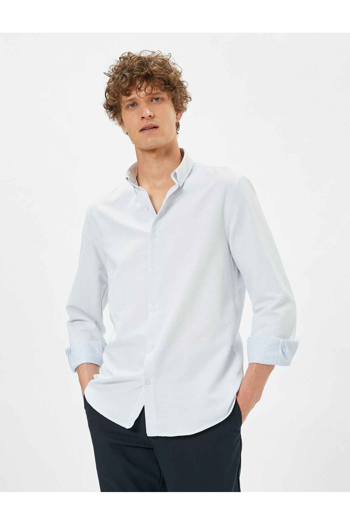 پیراهن اسپرت باریک با چاپ کم رنگ با یقه کلاسیک آستین بلند غیر آهنی