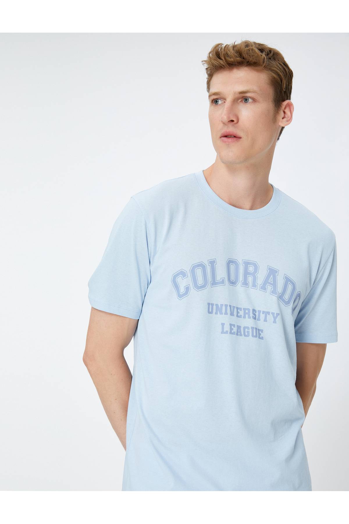 تیشرت کالج با یقه آستین کوتاه نخی چاپ شده