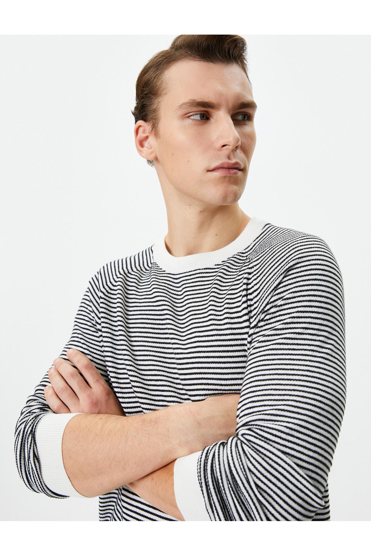 ژاکت بافتنی یقه خدمه آستین بلند بافت