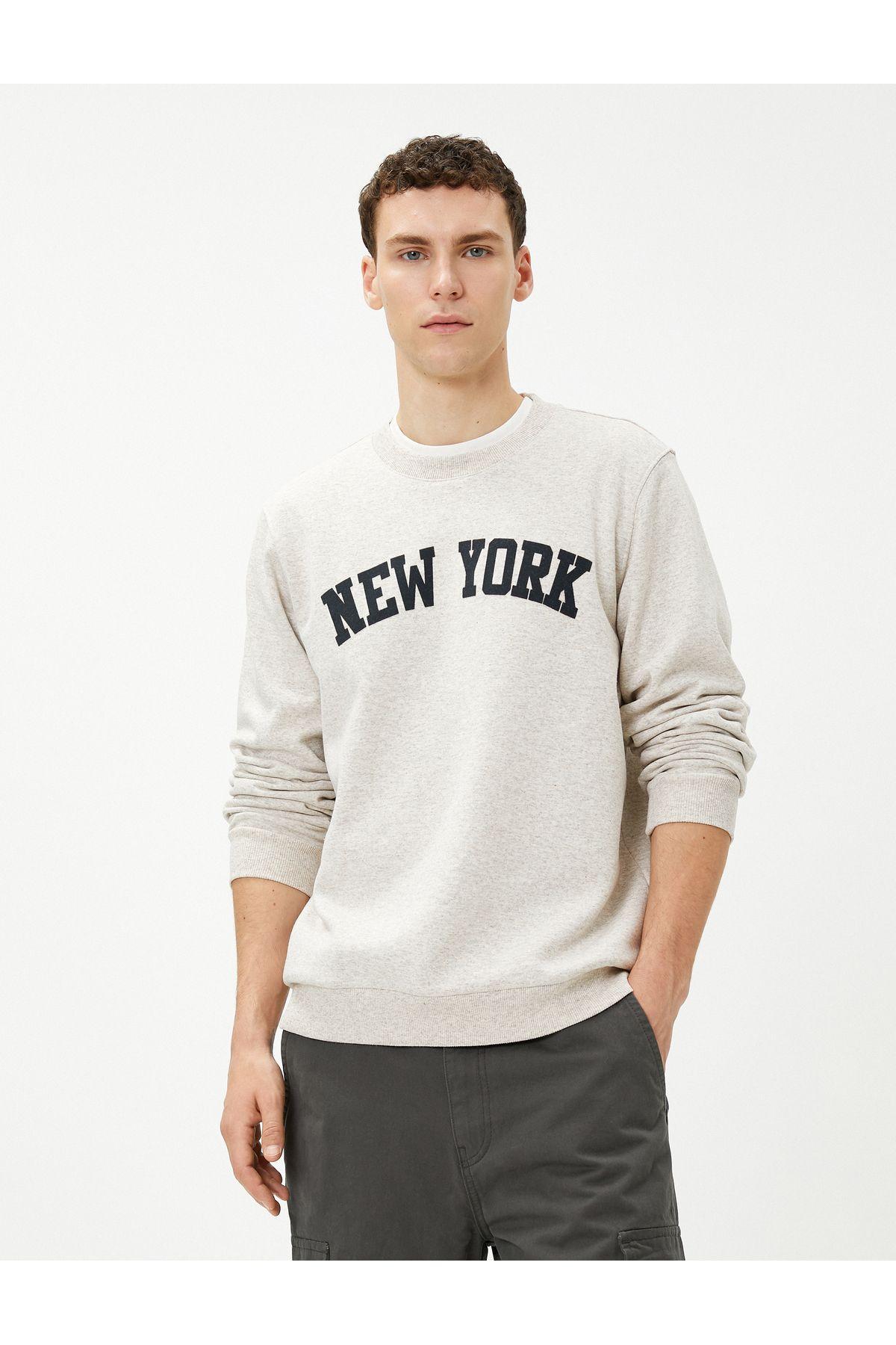 سویشرت کالج با یقه بلند با چاپ شهری