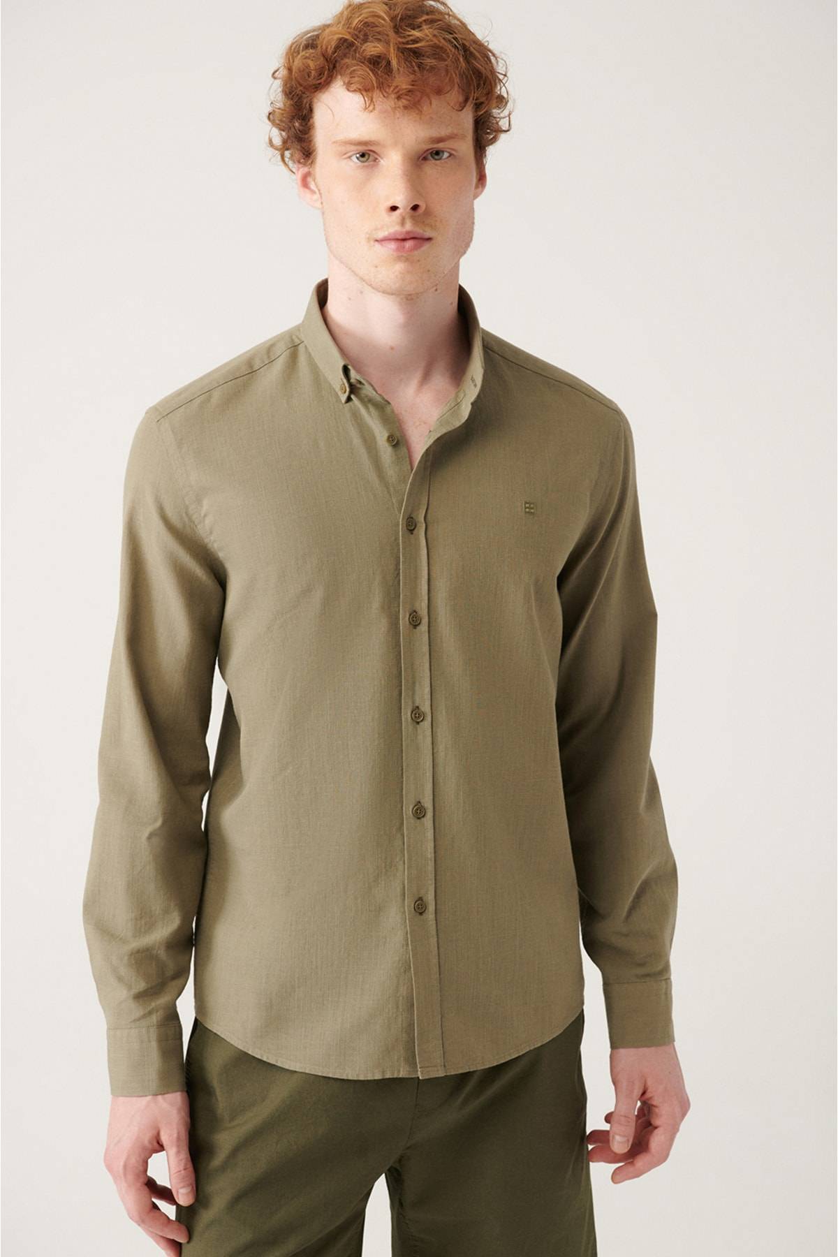 پیراهن راحتی با یقه دکمه دار خاکی 100% پنبه بافت دار
